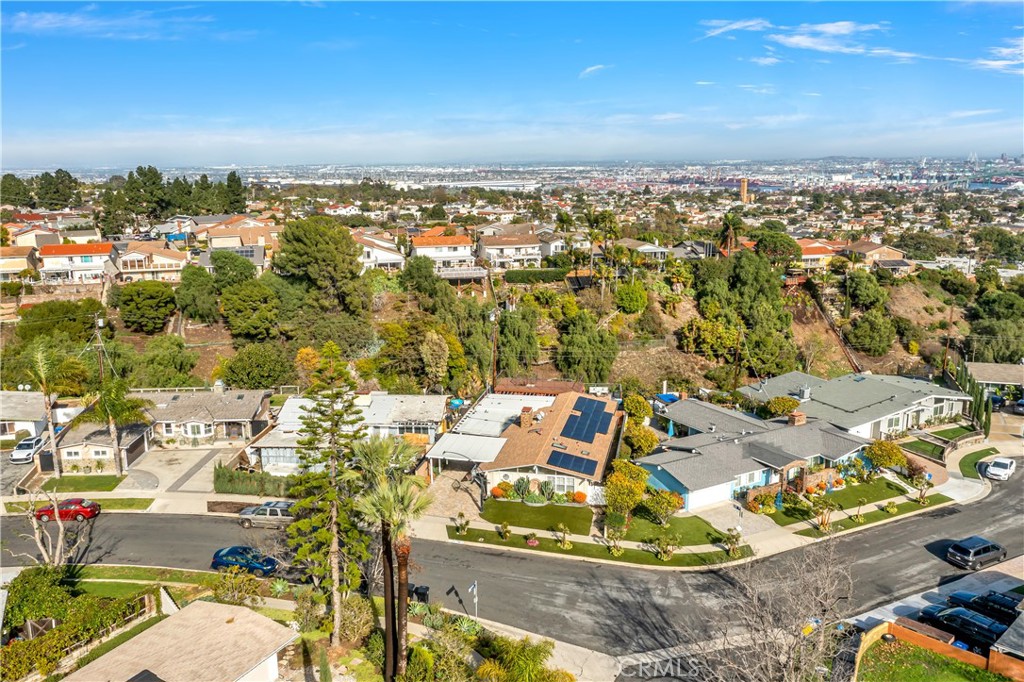 1724 El Rey Road San Pedro, CA 90732 - Photo 4 of 51 a view of a city