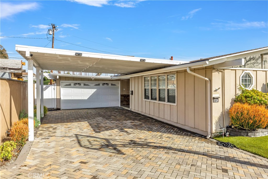 1724 El Rey Road San Pedro, CA 90732 - Photo 6 of 51 a view of a house with a yard