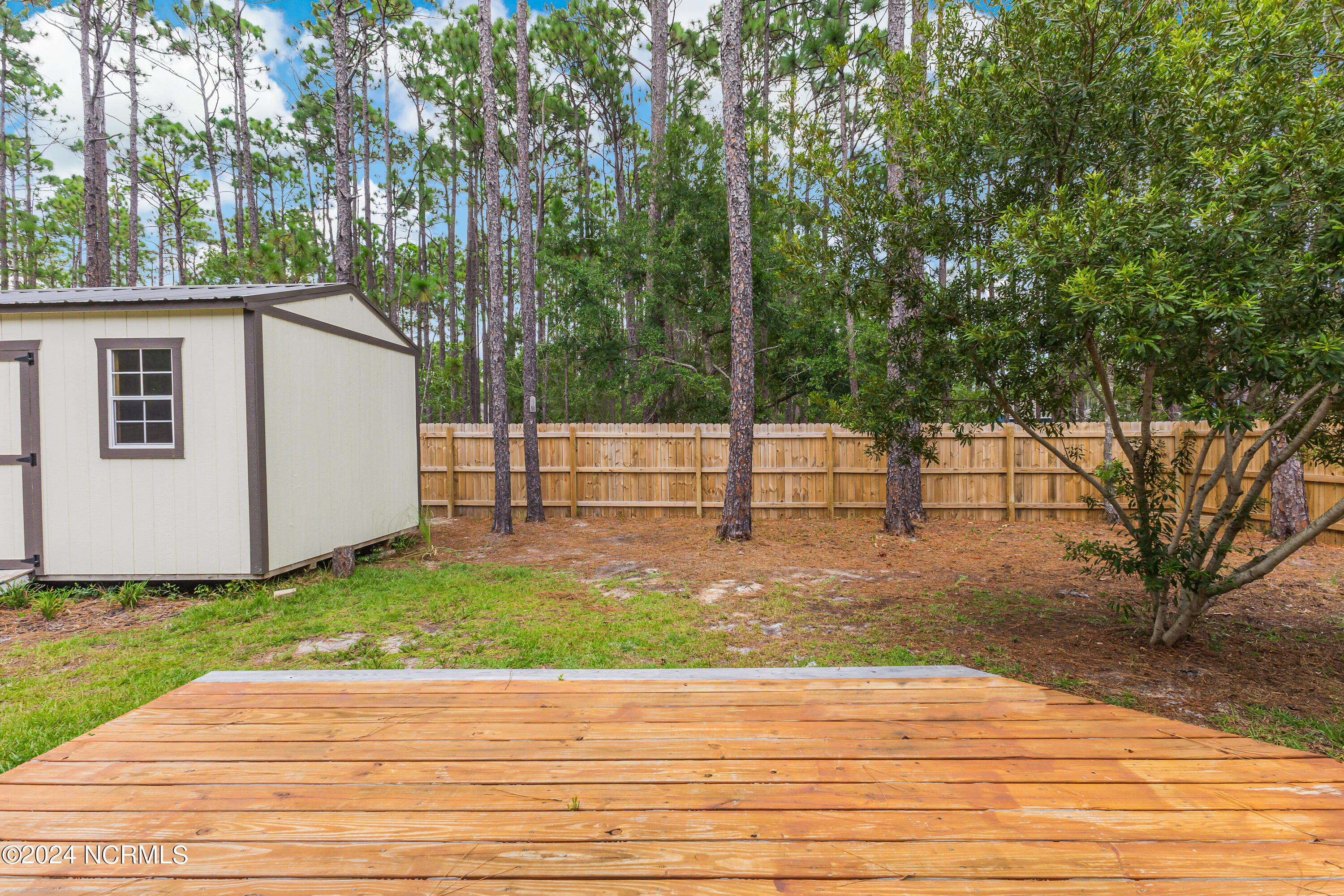 300 Hickory Road Southport, NC 28461 - Photo 28 of 34 300 Hickory