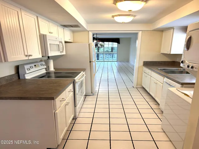 $430,000 | 1830 Sevilla Boulevard West, Unit 207, Atlantic Beach, FL 32233