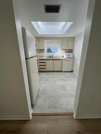 $225,000 | 658 Northeast 6th Court, Unit L, Boynton Beach, FL 33435