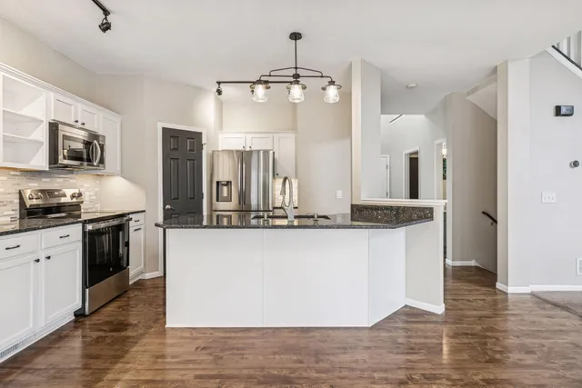 $600,000 | 8918 Horizon Drive, Shakopee, MN 55379