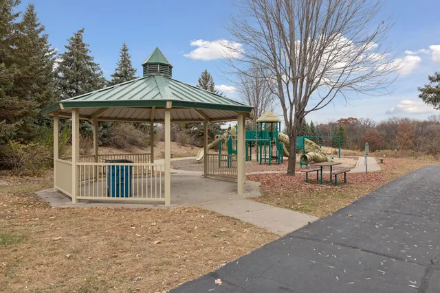 $600,000 | 8918 Horizon Drive, Shakopee, MN 55379