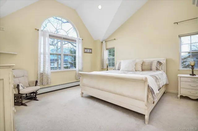 $925,000 | 14 Donna Place, East Islip, NY 11730