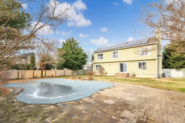 $925,000 | 14 Donna Place, East Islip, NY 11730