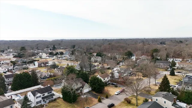 $925,000 | 14 Donna Place, East Islip, NY 11730