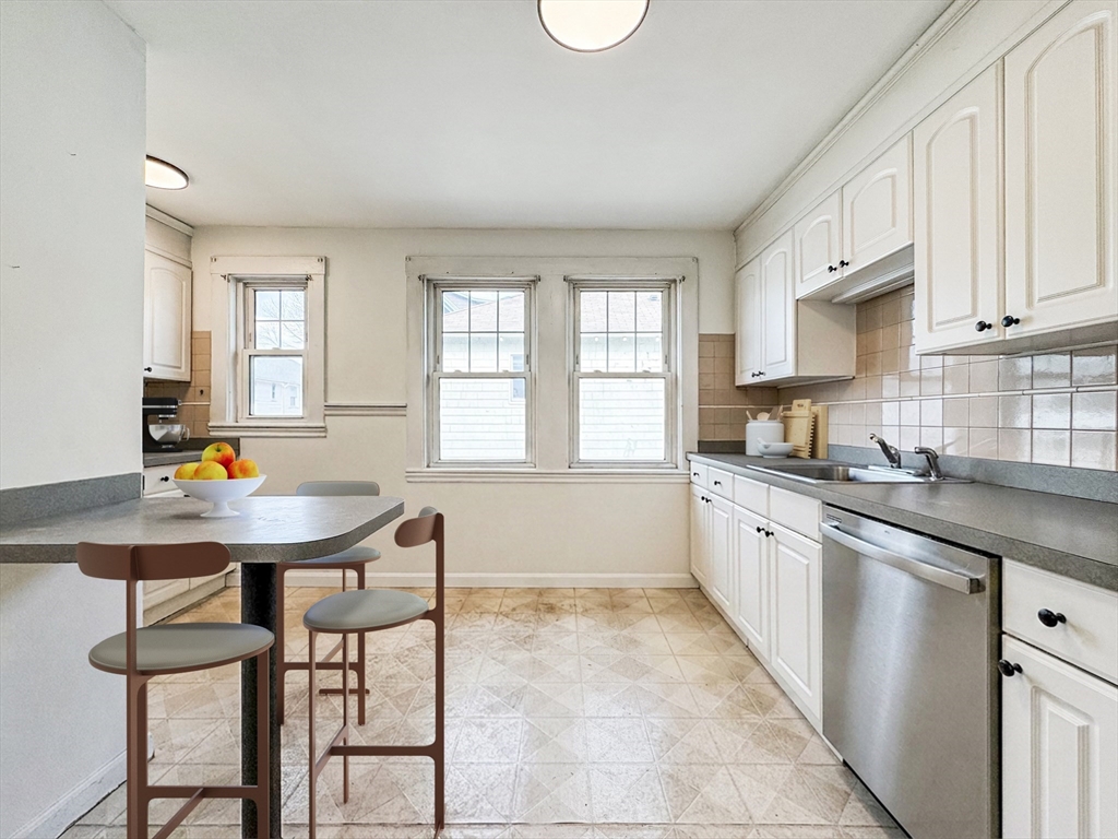 18 Wheelwright Road, Unit 1 Medford, MA 02155 - Photo 5 of 9