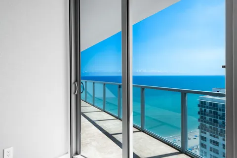 $2,199,000 | 3101 South Ocean Drive, Unit 1807, Hollywood, FL 33019