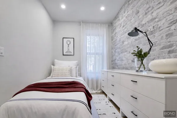 $5,900 | 1031 Lorimer Street, Unit 2 | Greenpoint