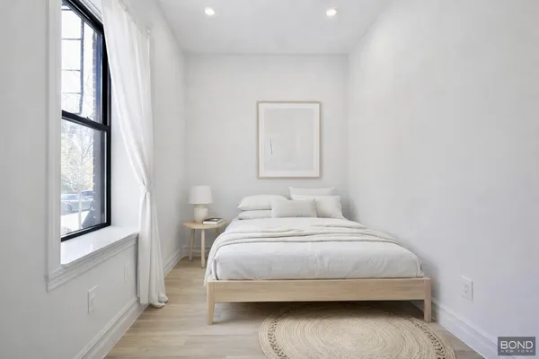 $5,900 | 1031 Lorimer Street, Unit 2 | Greenpoint