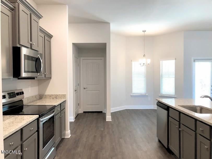 6227 Roxanne Way Biloxi, MS 39532 - Photo 13 of 33 Kitchen