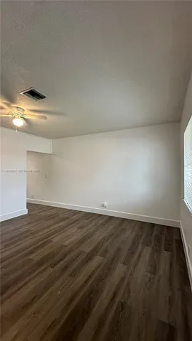 $2,300 | 4011 Northeast 8th Avenue, Unit B, Deerfield Beach, FL 33064