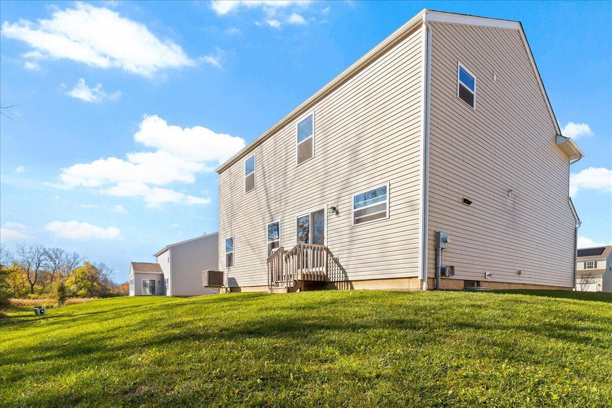 5999 Bears Run Road Columbus, OH 43232 - Photo 36 of 40 Exterior Back