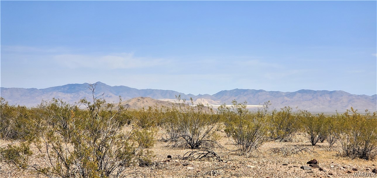 a view of a mountains