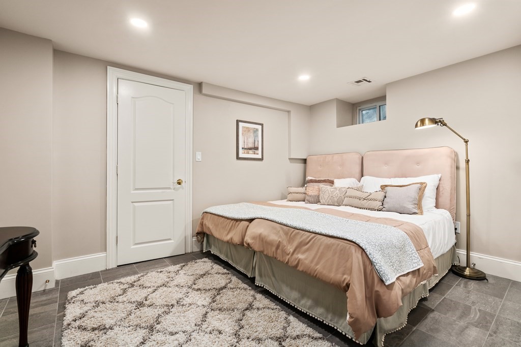 167 Salisbury Road, Unit 1 Brookline, MA 02445 - Photo 17 of 23