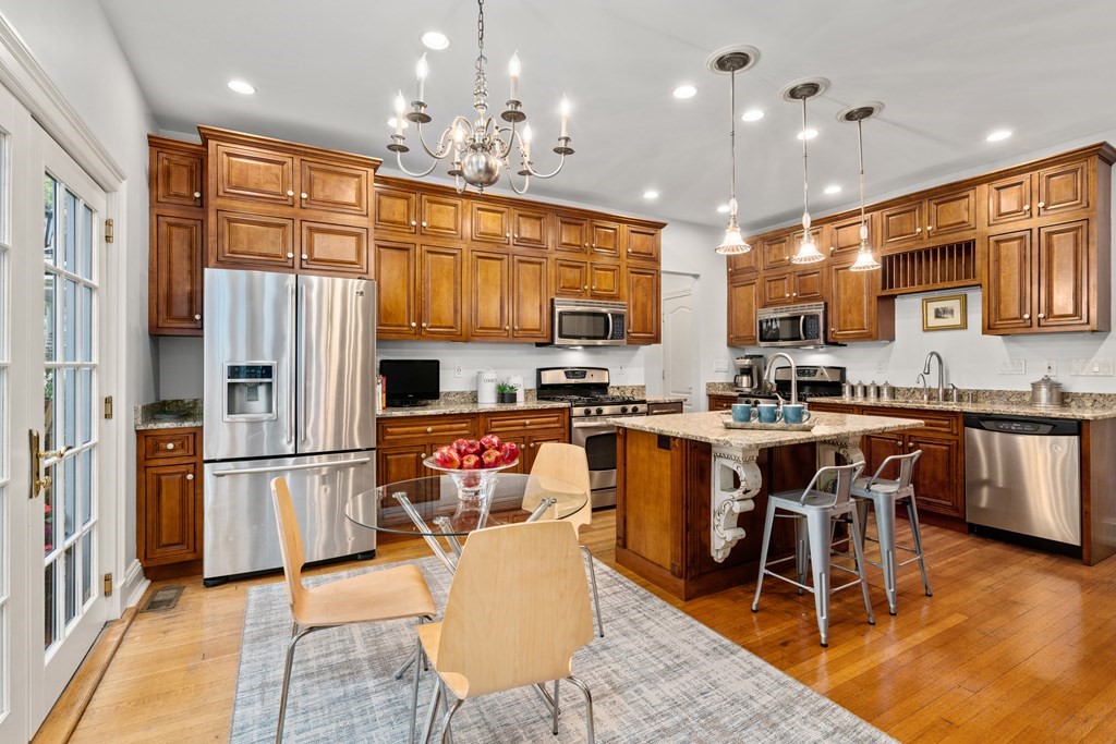 167 Salisbury Road, Unit 1 Brookline, MA 02445 - Photo 6 of 23