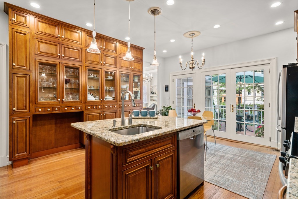 167 Salisbury Road, Unit 1 Brookline, MA 02445 - Photo 7 of 23