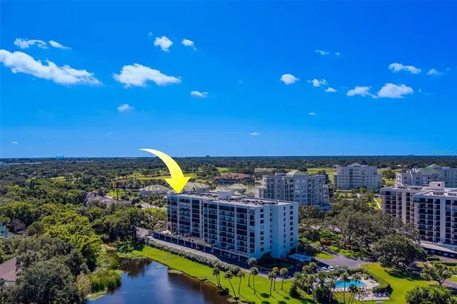$375,000 | 220 Belleview Boulevard, Unit 504, Belleair, FL 33756