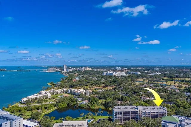 $375,000 | 220 Belleview Boulevard, Unit 504, Belleair, FL 33756