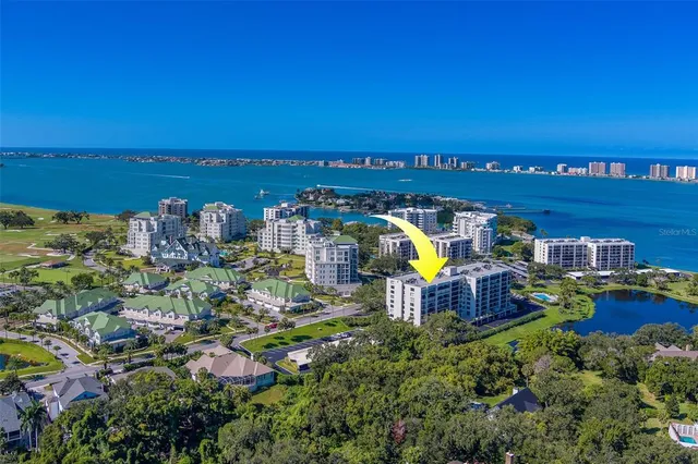 $375,000 | 220 Belleview Boulevard, Unit 504, Belleair, FL 33756