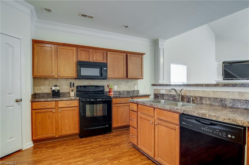 725 Spinning Wheel Point High Point, NC 27265 - Photo 4 of 27 Gallery Image 4