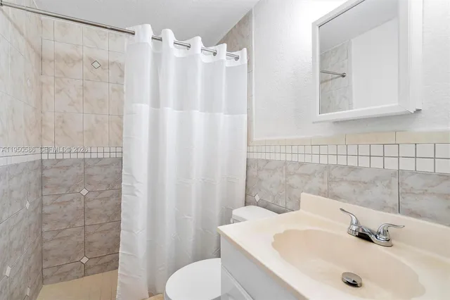 $3,050 | 934 East 22nd Street, Unit 934, Hialeah, FL 33013