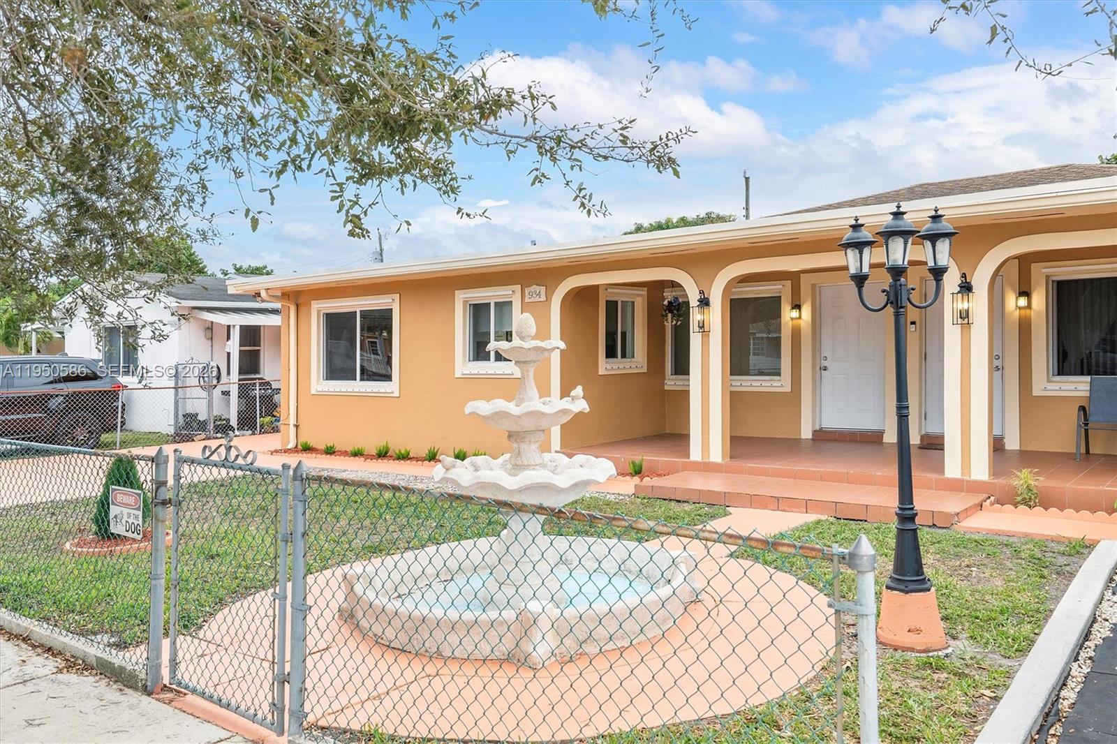 934 East 22nd Street, Unit 934 Hialeah, FL 33013 - Photo 3 of 34