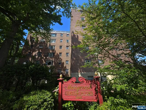 $3,100 | 2345 Linwood Avenue, Unit LG, Fort Lee, NJ 07024