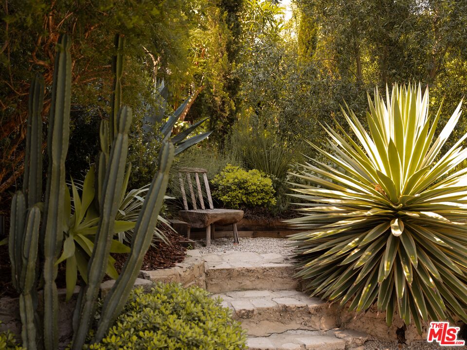 1452 Westerly Terrace Los Angeles, CA 90026 - Photo 35 of 39 a view of outdoor space and yard