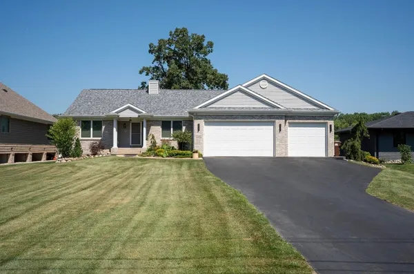 $399,900 | 9508 Shore Drive, Machesney Park, IL 61115