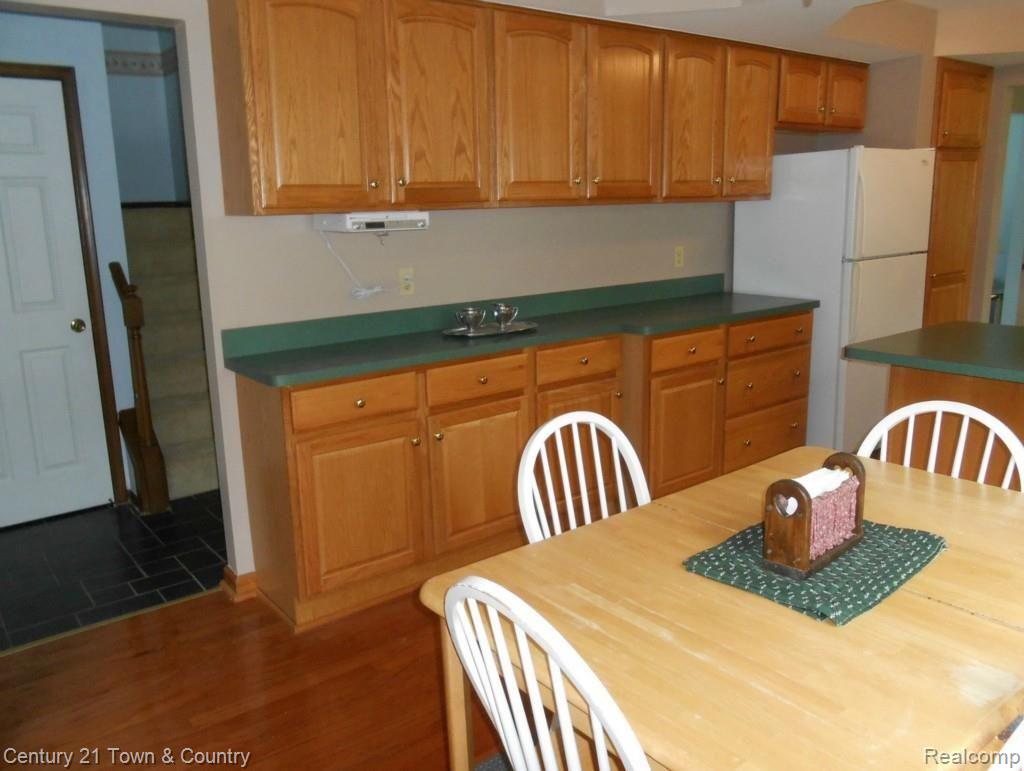 2408 Chalet Drive Rochester, MI 48309 - Photo 17 of 49 Kit 3.jpg