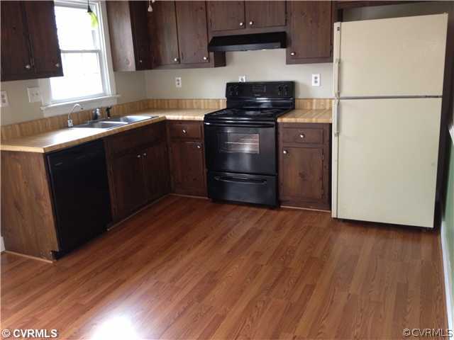 5717 White Oak Road Sandston, VA 23150 - Photo 3 of 12 Kitchen