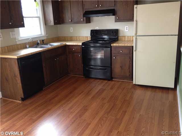 5717 White Oak Road Sandston, VA 23150 - Photo 6 of 12 Kitchen