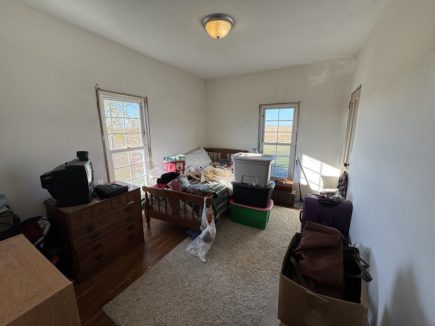 27375 Highway 40 Chadwick, IL 61014 - Photo 31 of 39 a living room with furniture and a window