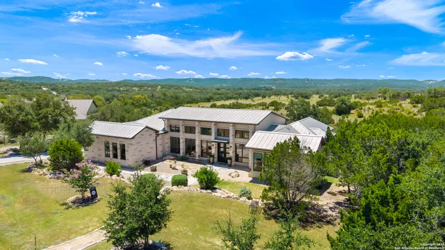 a view of a house with a big yard