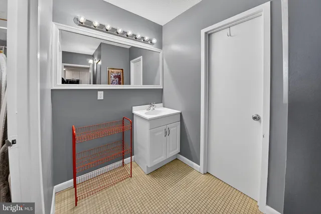 $249,000 | 4242 East-West Highway, Unit 714, Chevy Chase, MD 20815