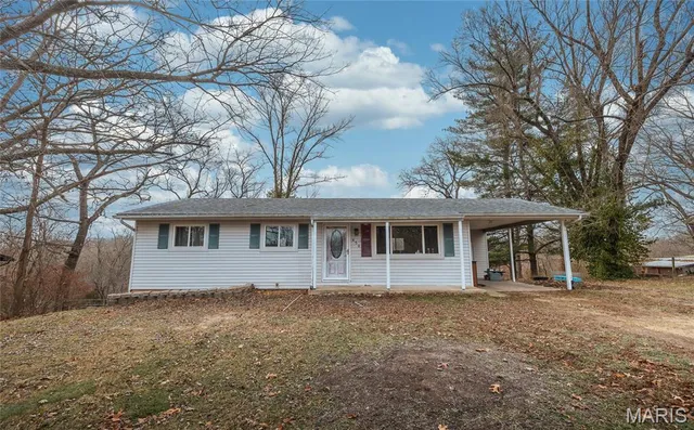 $185,000 | 450 Hillcrest Drive, Bourbon, MO 65441