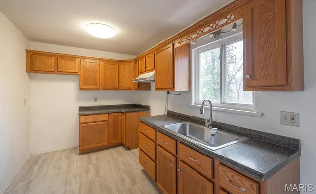 $185,000 | 450 Hillcrest Drive, Bourbon, MO 65441