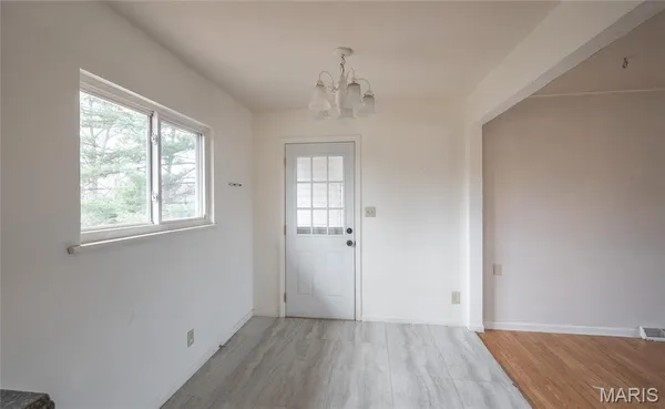 $175,000 | 450 Hillcrest Drive, Bourbon, MO 65441