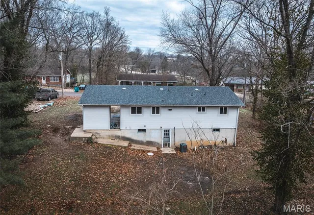 $185,000 | 450 Hillcrest Drive, Bourbon, MO 65441