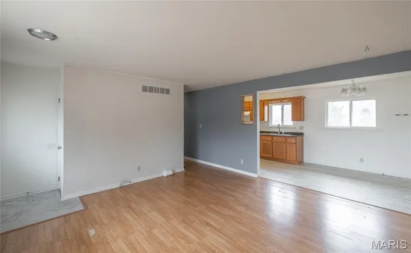 $175,000 | 450 Hillcrest Drive, Bourbon, MO 65441