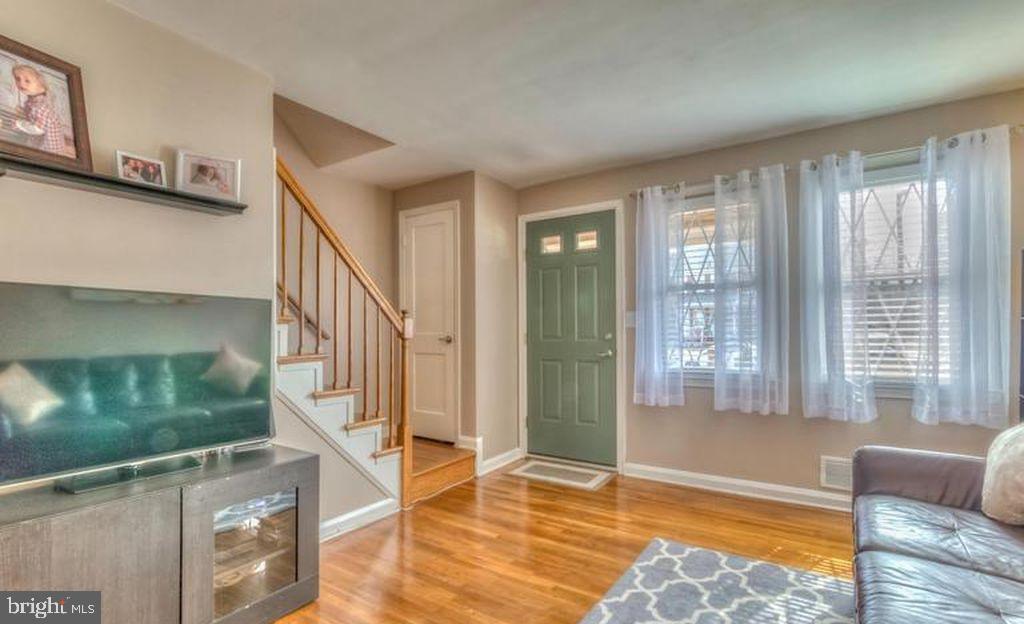 7278 Conley Street Baltimore, MD 21224 - Photo 4 of 24 Gallery Image 4