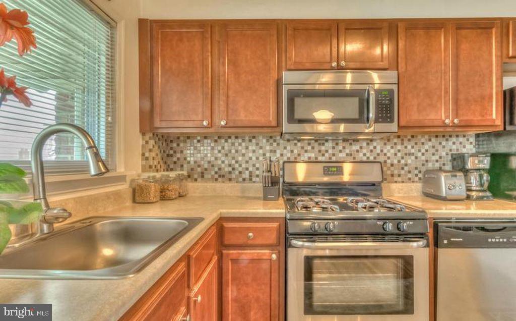 7278 Conley Street Baltimore, MD 21224 - Photo 8 of 24 Gallery Image 8
