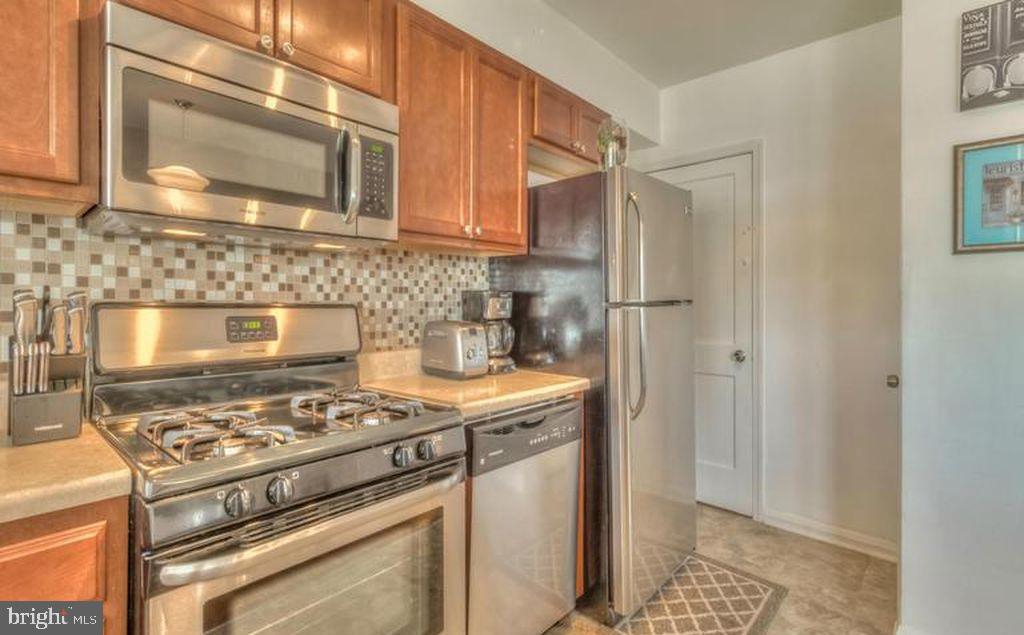7278 Conley Street Baltimore, MD 21224 - Photo 9 of 24 Gallery Image 9