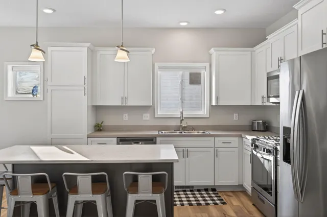 $384,900 | 25919 22nd Street West, Zimmerman, MN 55398