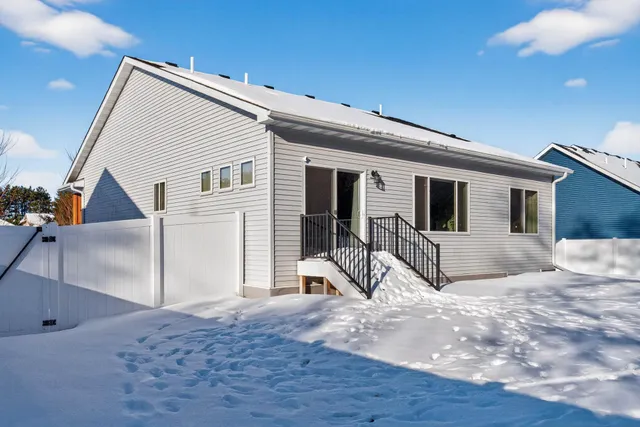 $384,900 | 25919 22nd Street West, Zimmerman, MN 55398