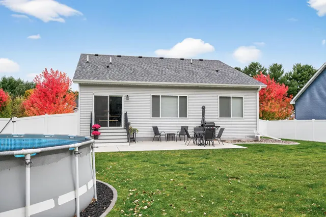 $384,900 | 25919 22nd Street West, Zimmerman, MN 55398