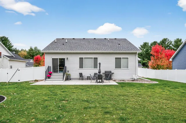 $384,900 | 25919 22nd Street West, Zimmerman, MN 55398