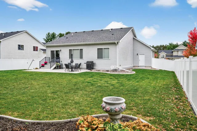 $384,900 | 25919 22nd Street West, Zimmerman, MN 55398