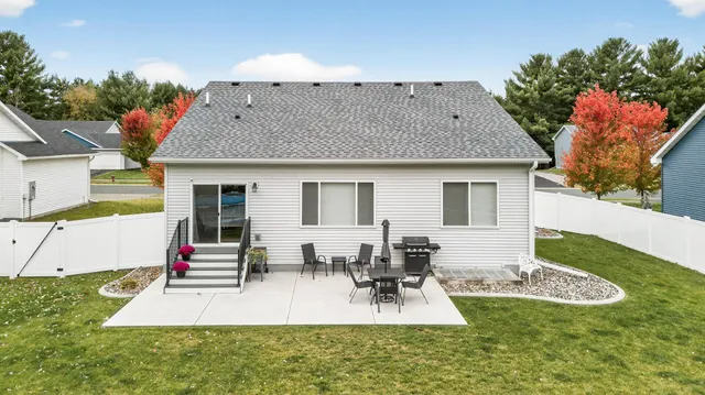 $384,900 | 25919 22nd Street West, Zimmerman, MN 55398